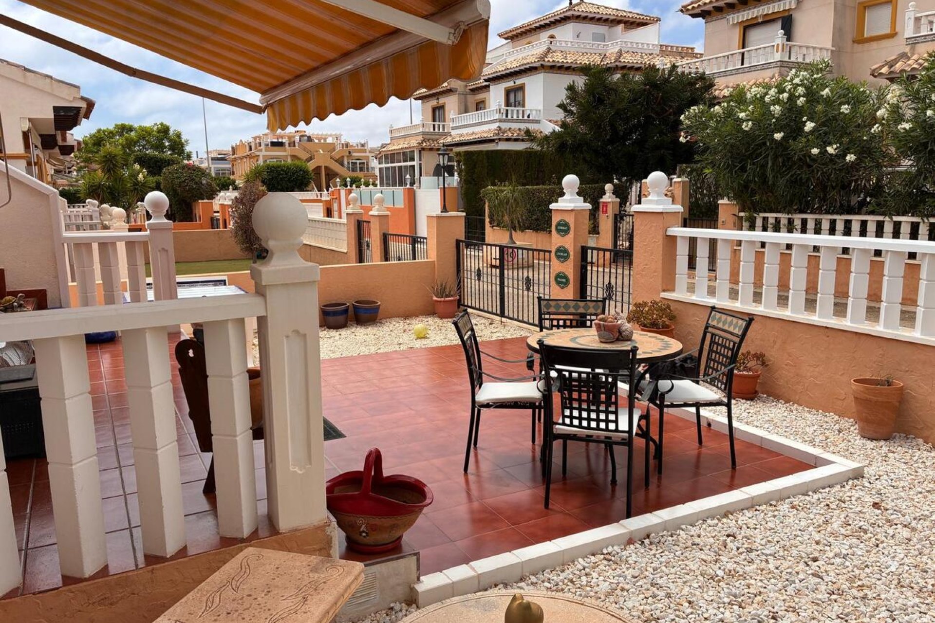 Herverkoop - Semi Detached -
Lomas de Caboroig - Costa Blanca