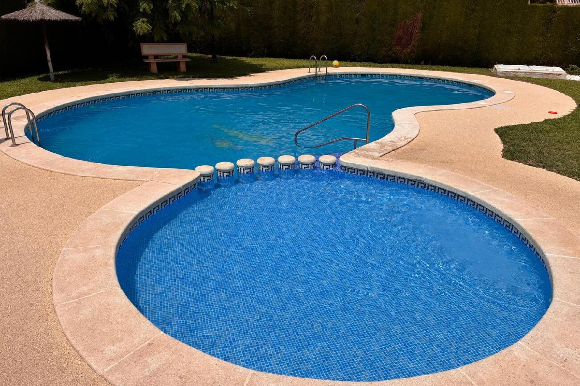 Herverkoop - Semi Detached -
Lomas de Caboroig - Costa Blanca