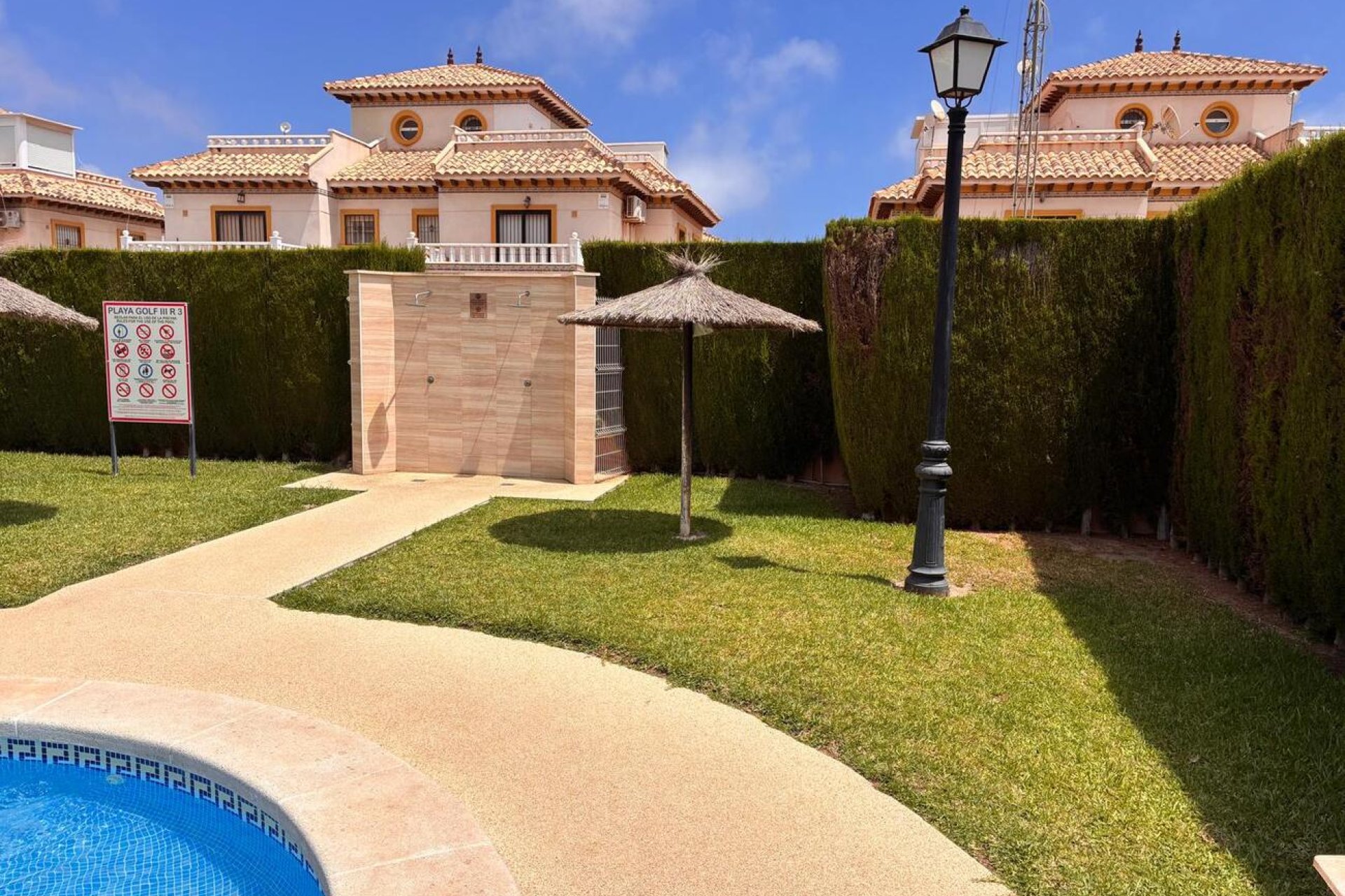 Herverkoop - Semi Detached -
Lomas de Caboroig - Costa Blanca