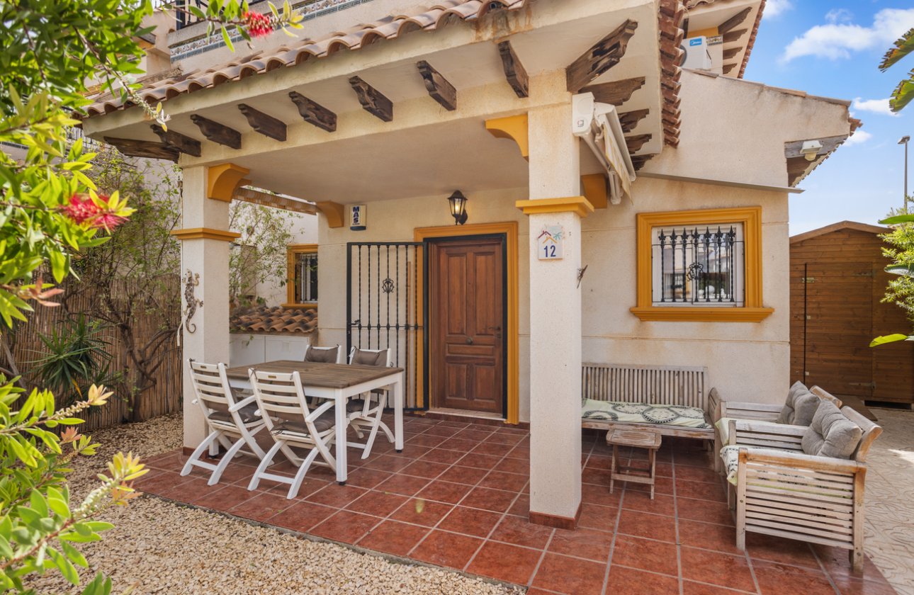 Herverkoop - Semi Detached -
Lomas de Caboroig
