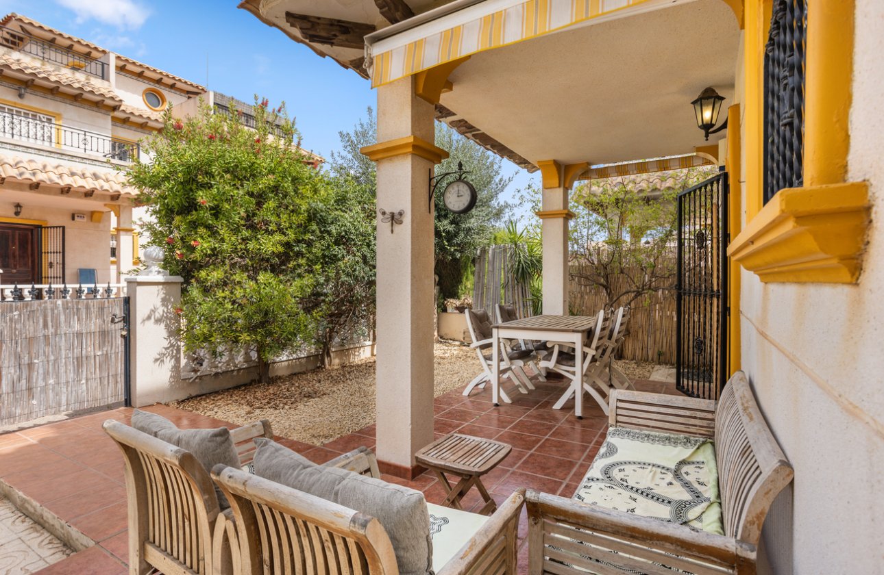 Herverkoop - Semi Detached -
Lomas de Caboroig