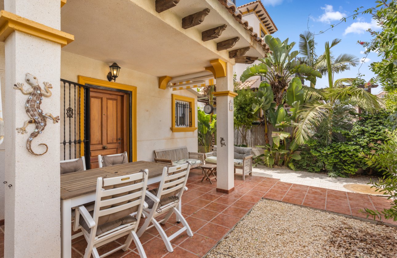 Herverkoop - Semi Detached -
Lomas de Caboroig