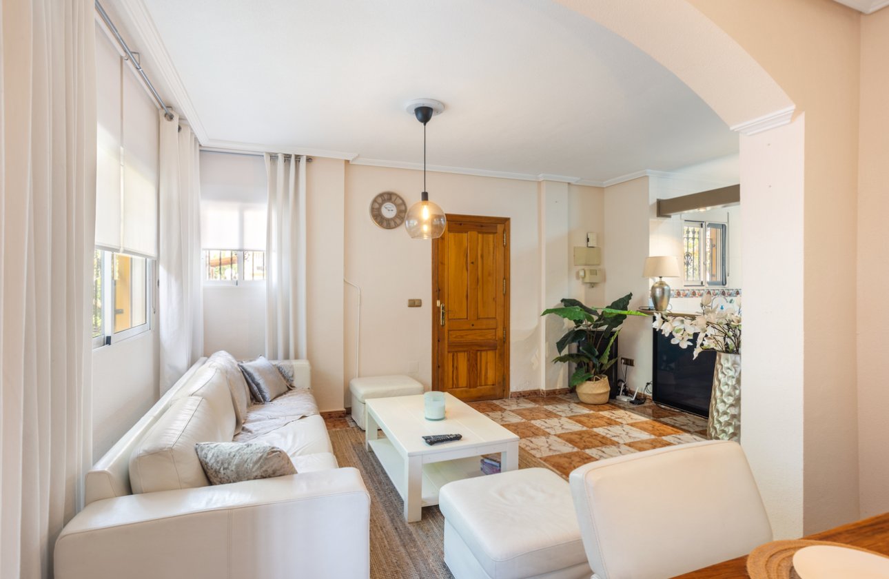 Herverkoop - Semi Detached -
Lomas de Caboroig