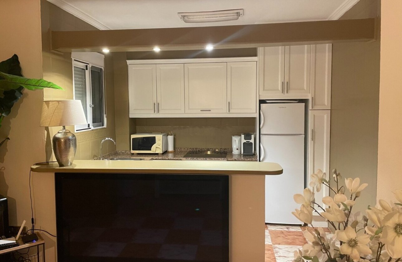 Herverkoop - Semi Detached -
Lomas de Caboroig