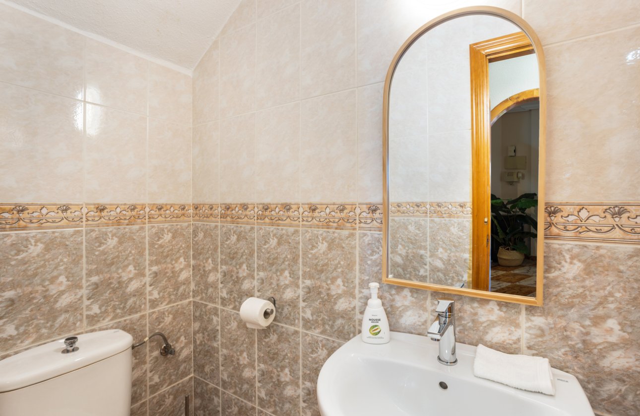 Herverkoop - Semi Detached -
Lomas de Caboroig