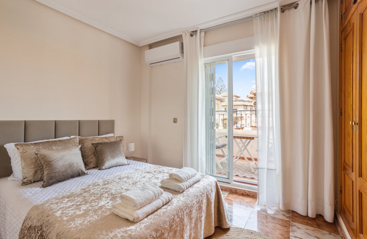 Herverkoop - Semi Detached -
Lomas de Caboroig