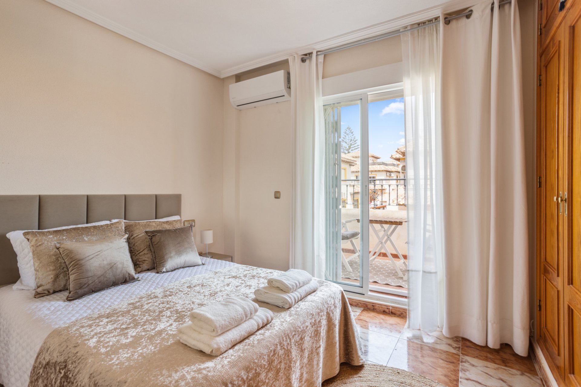 Herverkoop - Semi Detached -
Lomas de Caboroig