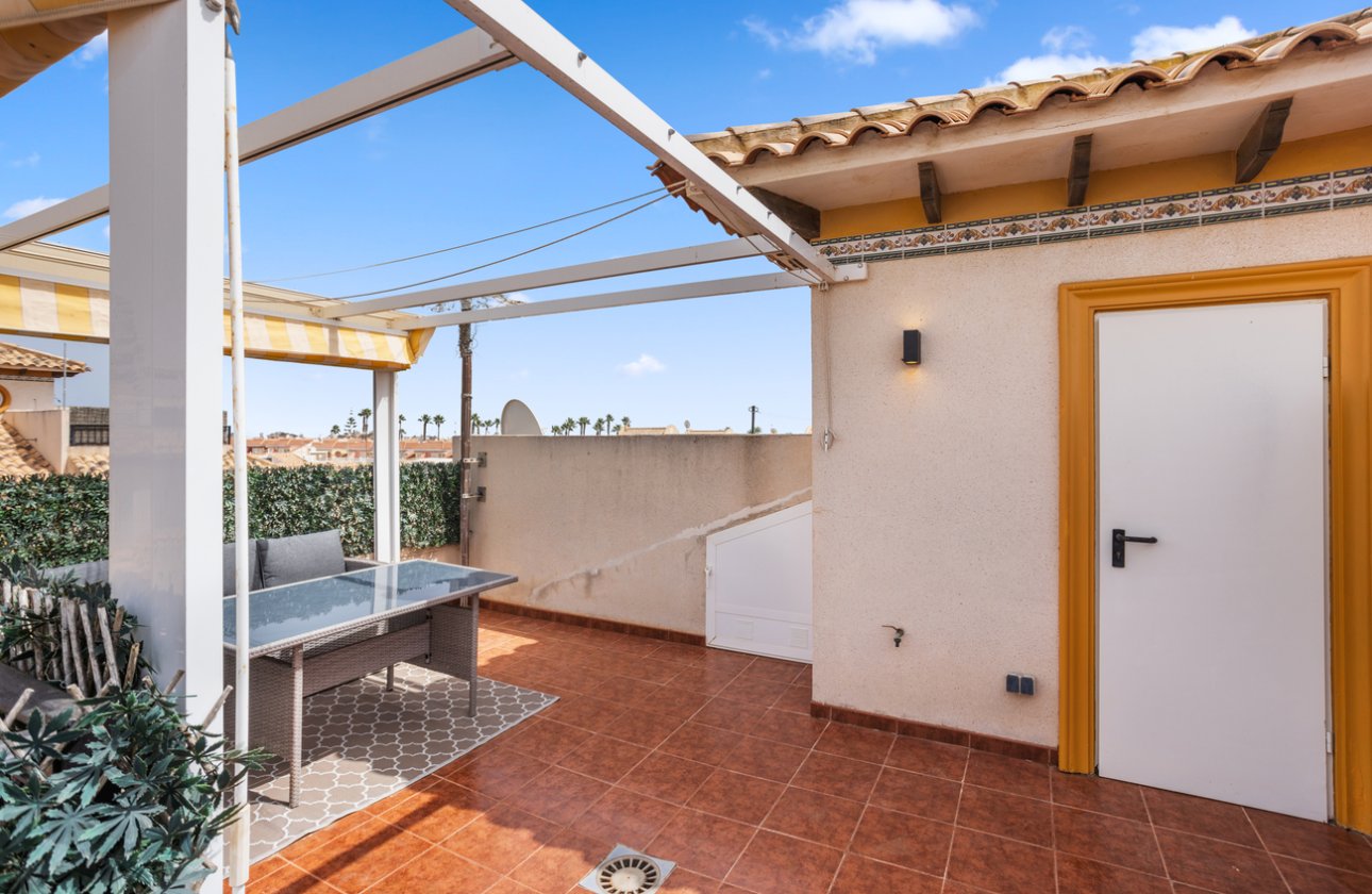Herverkoop - Semi Detached -
Lomas de Caboroig
