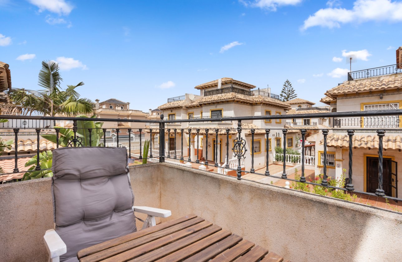 Herverkoop - Semi Detached -
Lomas de Caboroig