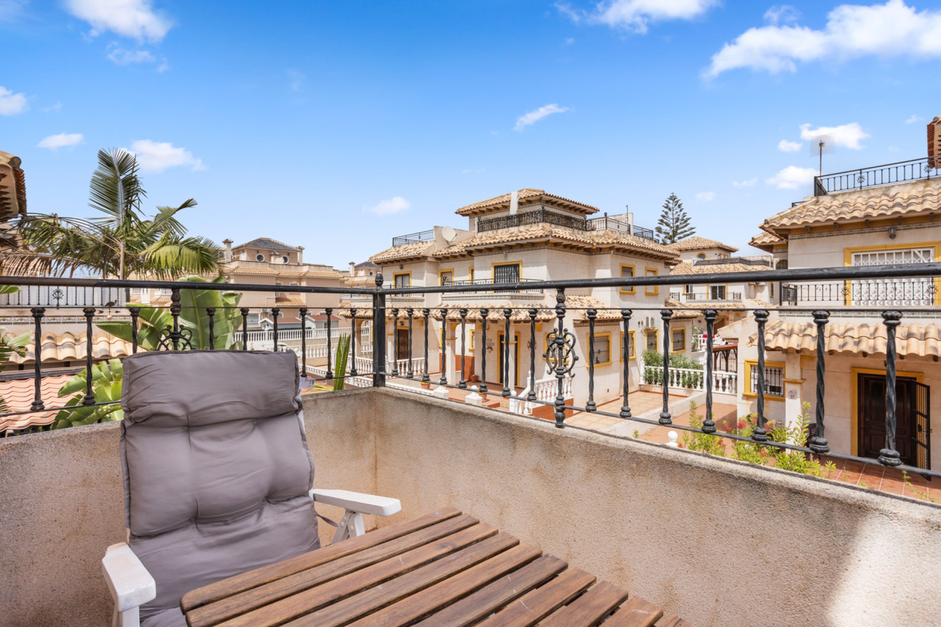 Herverkoop - Semi Detached -
Lomas de Caboroig