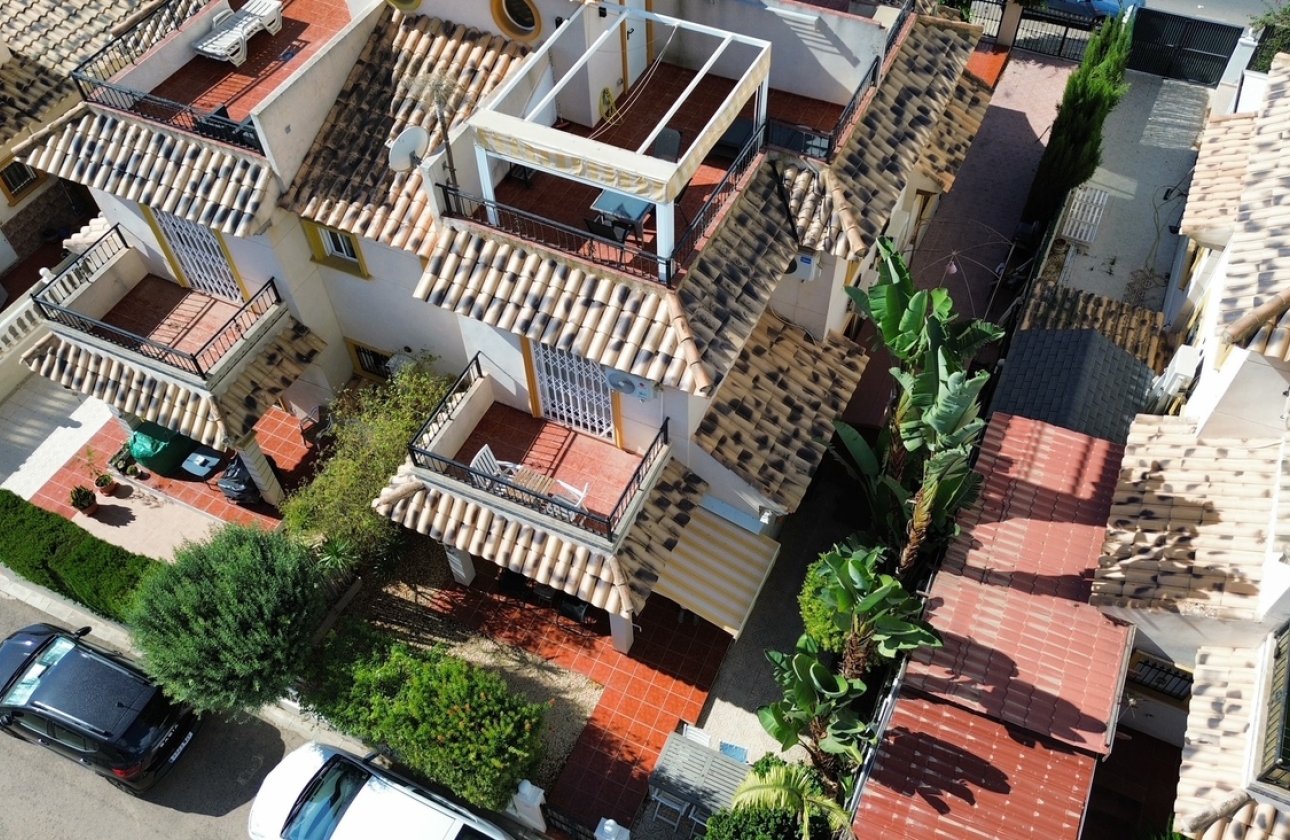 Herverkoop - Semi Detached -
Lomas de Caboroig