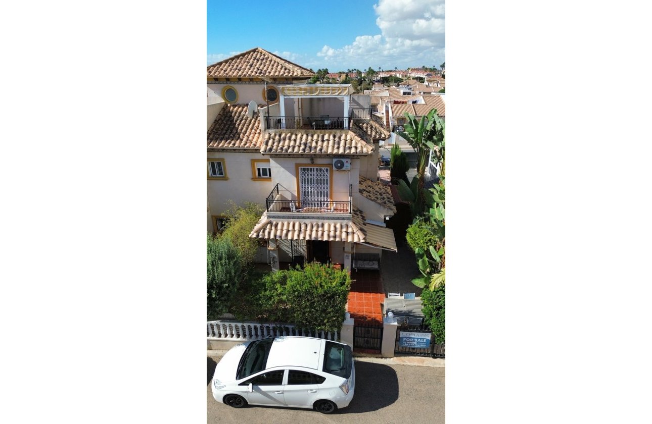 Herverkoop - Semi Detached -
Lomas de Caboroig