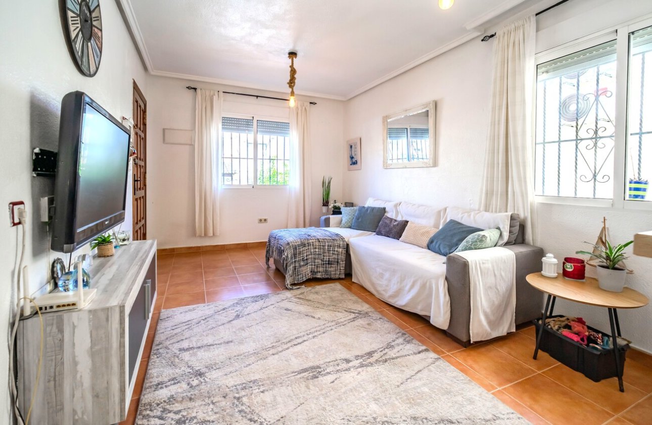 Herverkoop - Semi Detached -
Los Altos - Res Valle de los pinos