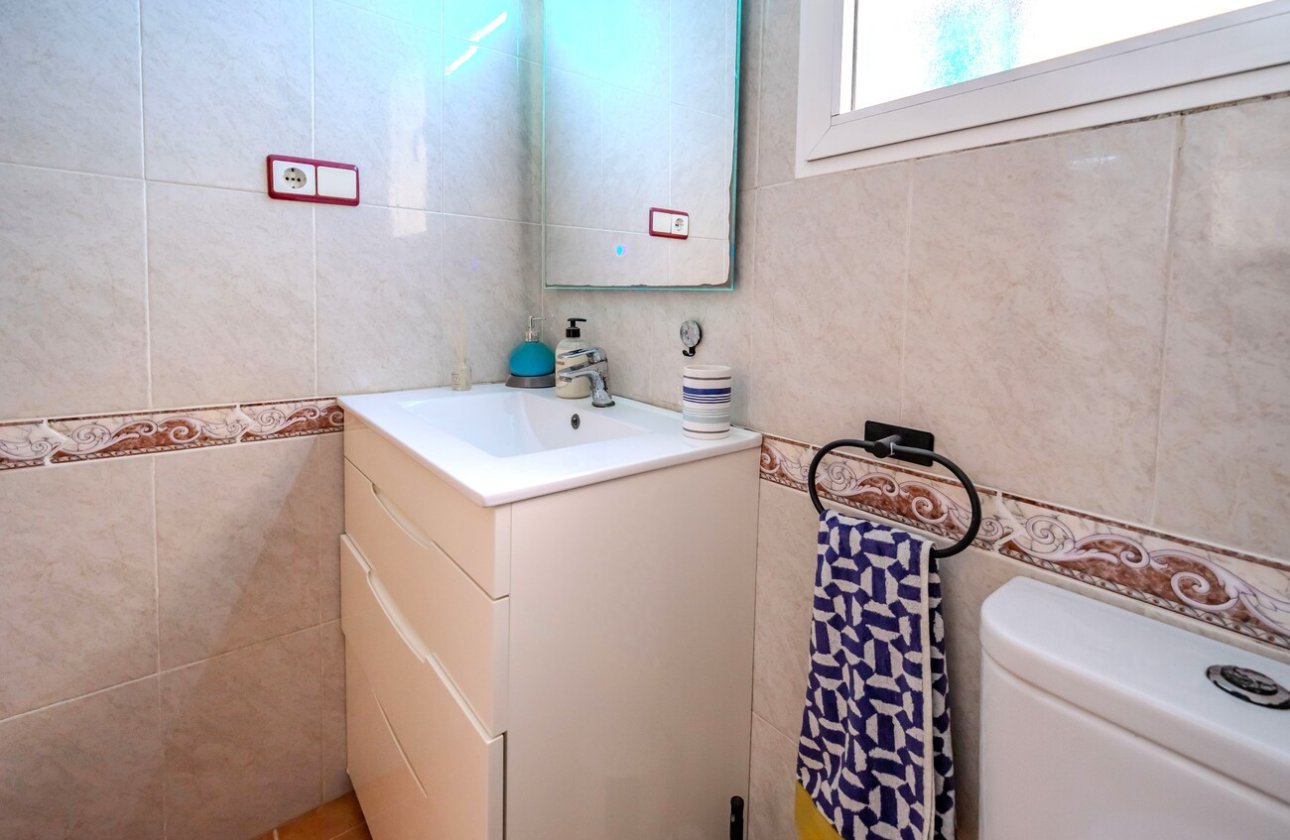 Herverkoop - Semi Detached -
Los Altos - Res Valle de los pinos