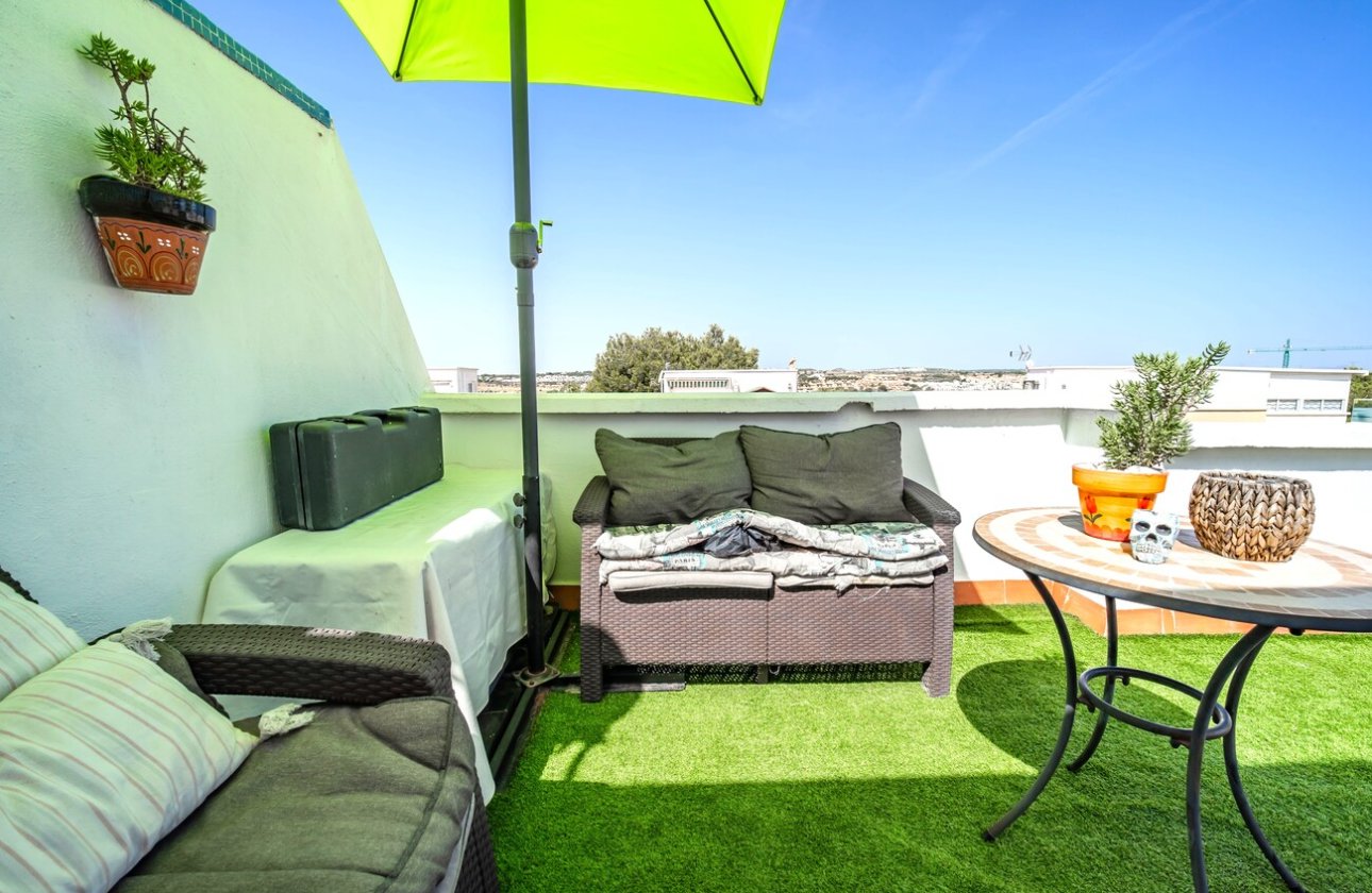 Herverkoop - Semi Detached -
Los Altos - Res Valle de los pinos