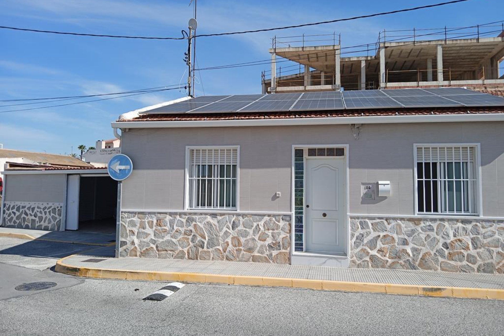 Herverkoop - Semi Detached -
Los Montesinos - PUEBLO CENTRO