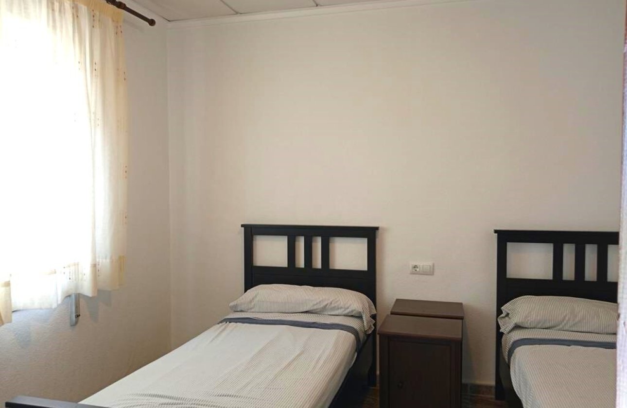 Herverkoop - Semi Detached -
Los Montesinos - PUEBLO CENTRO