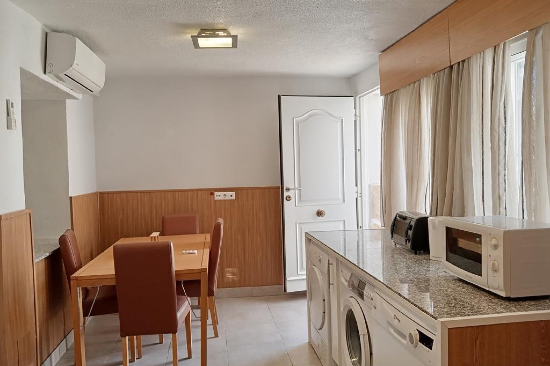 Herverkoop - Semi Detached -
Los Montesinos - PUEBLO CENTRO