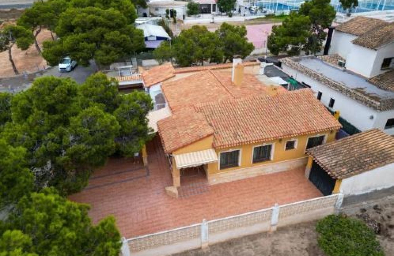 Herverkoop - Semi Detached -
Orihuela Costa - Costa Blanca