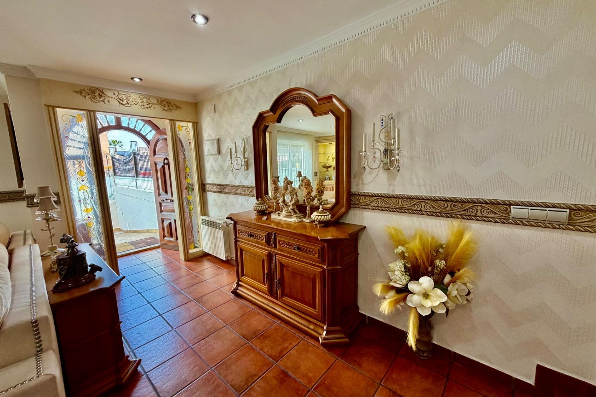 Herverkoop - Semi Detached -
Orihuela Costa - La Zenia