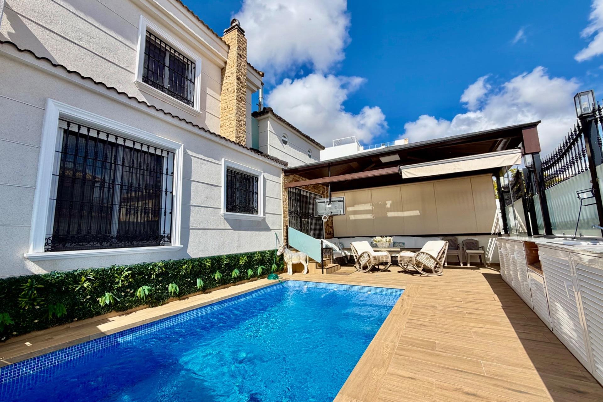 Herverkoop - Semi Detached -
Orihuela Costa - La Zenia