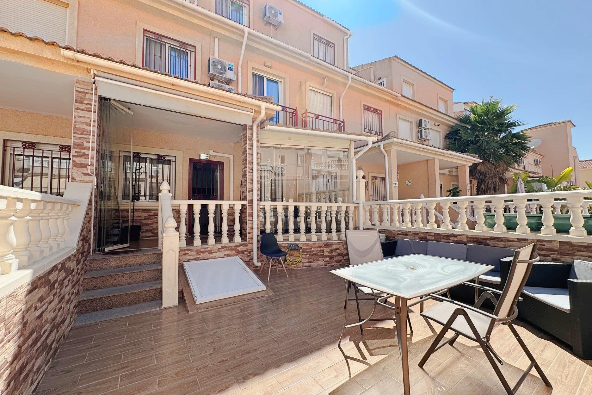 Herverkoop - Semi Detached -
Orihuela Costa - La Zenia