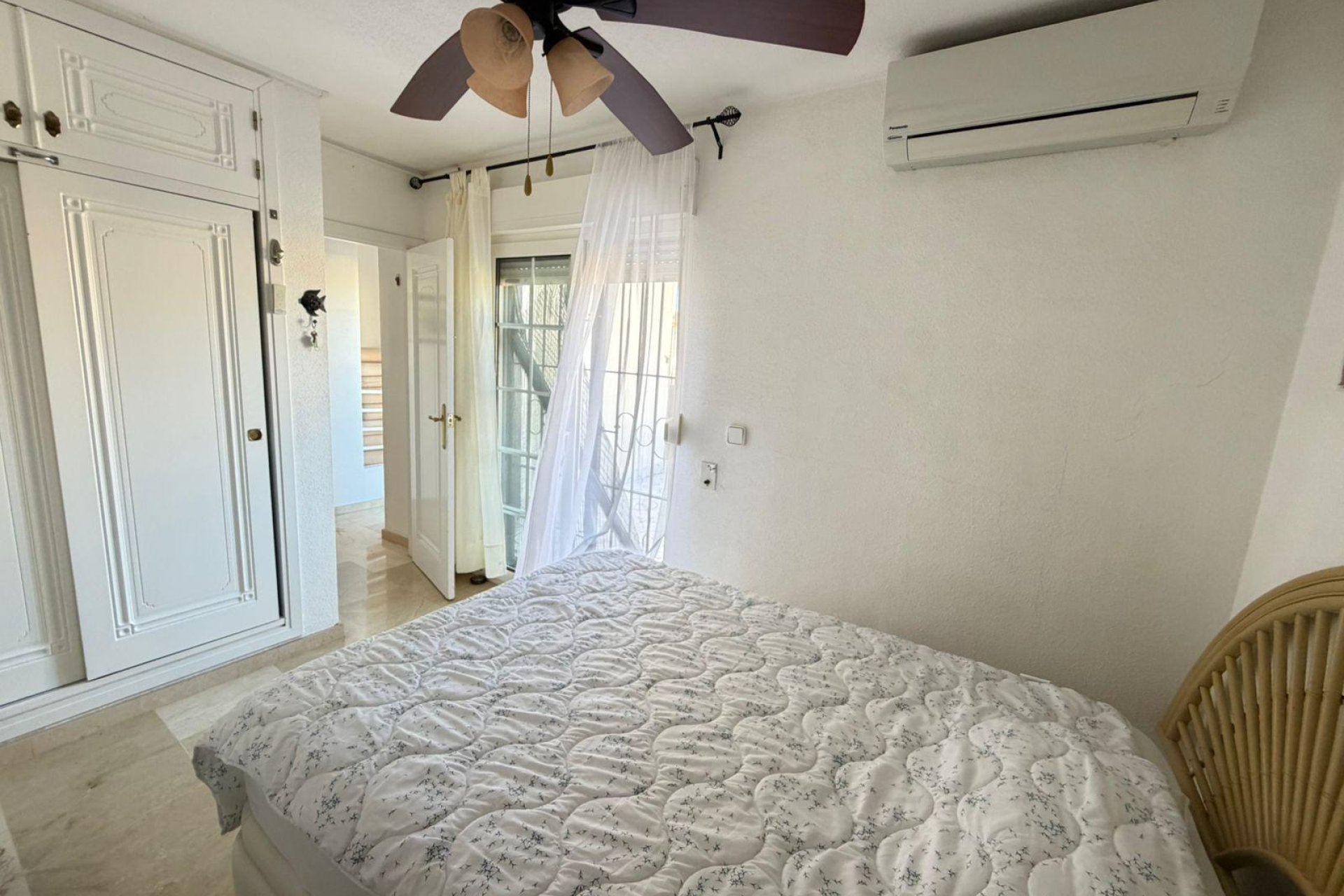 Herverkoop - Semi Detached -
Orihuela Costa - Playa Flamenca