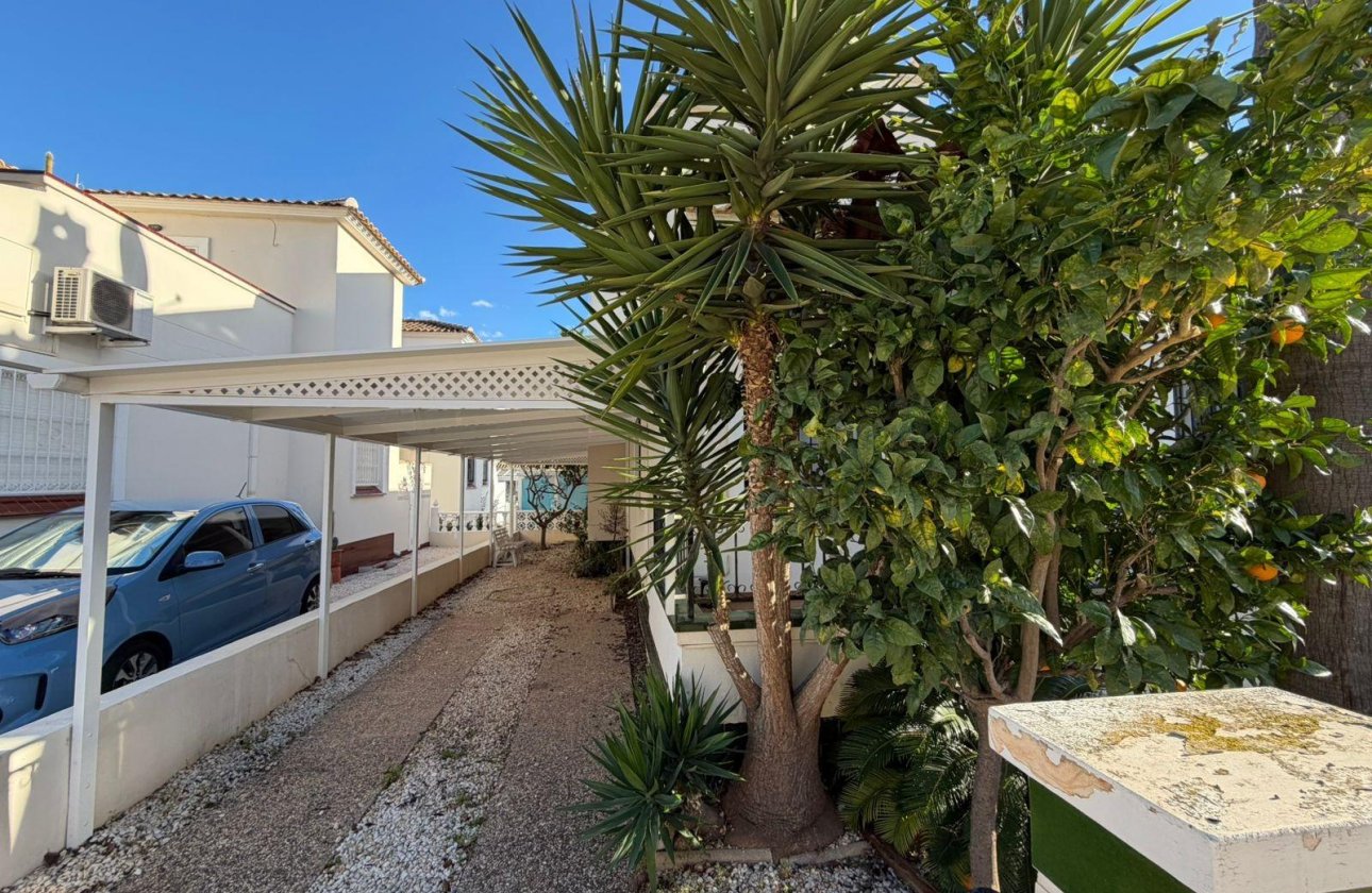 Herverkoop - Semi Detached -
Orihuela Costa - Playa Flamenca