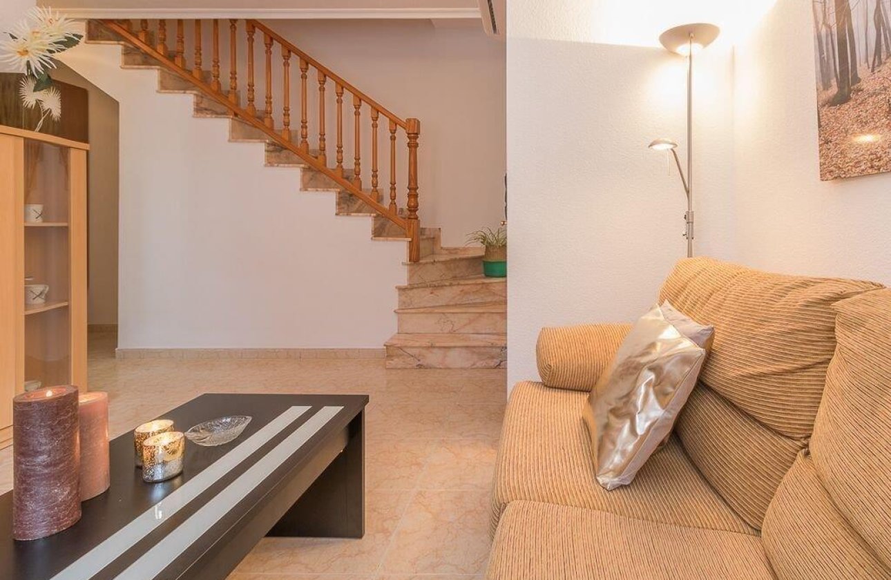 Herverkoop - Semi Detached -
Orihuela Costa - Playa Flamenca