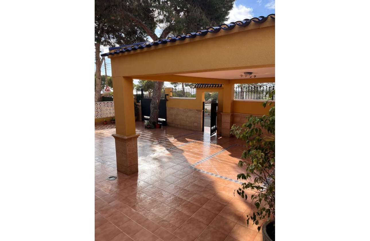 Herverkoop - Semi Detached -
Orihuela Costa - Punta Prima