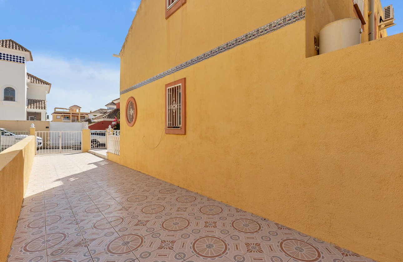 Herverkoop - Semi Detached Penthouse -
Orihuela Costa - Costa Blanca