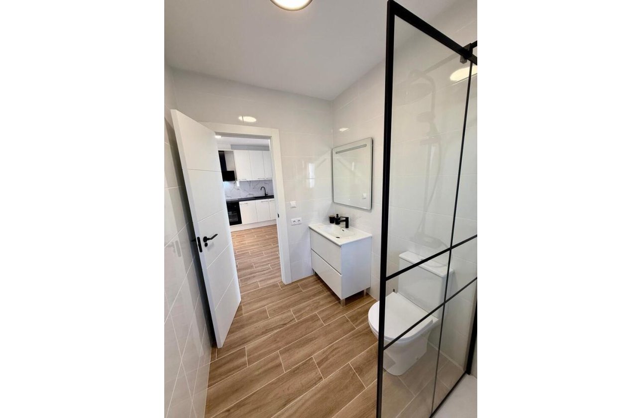 Herverkoop - Semi Detached -
Rojales, CIudad Quesada