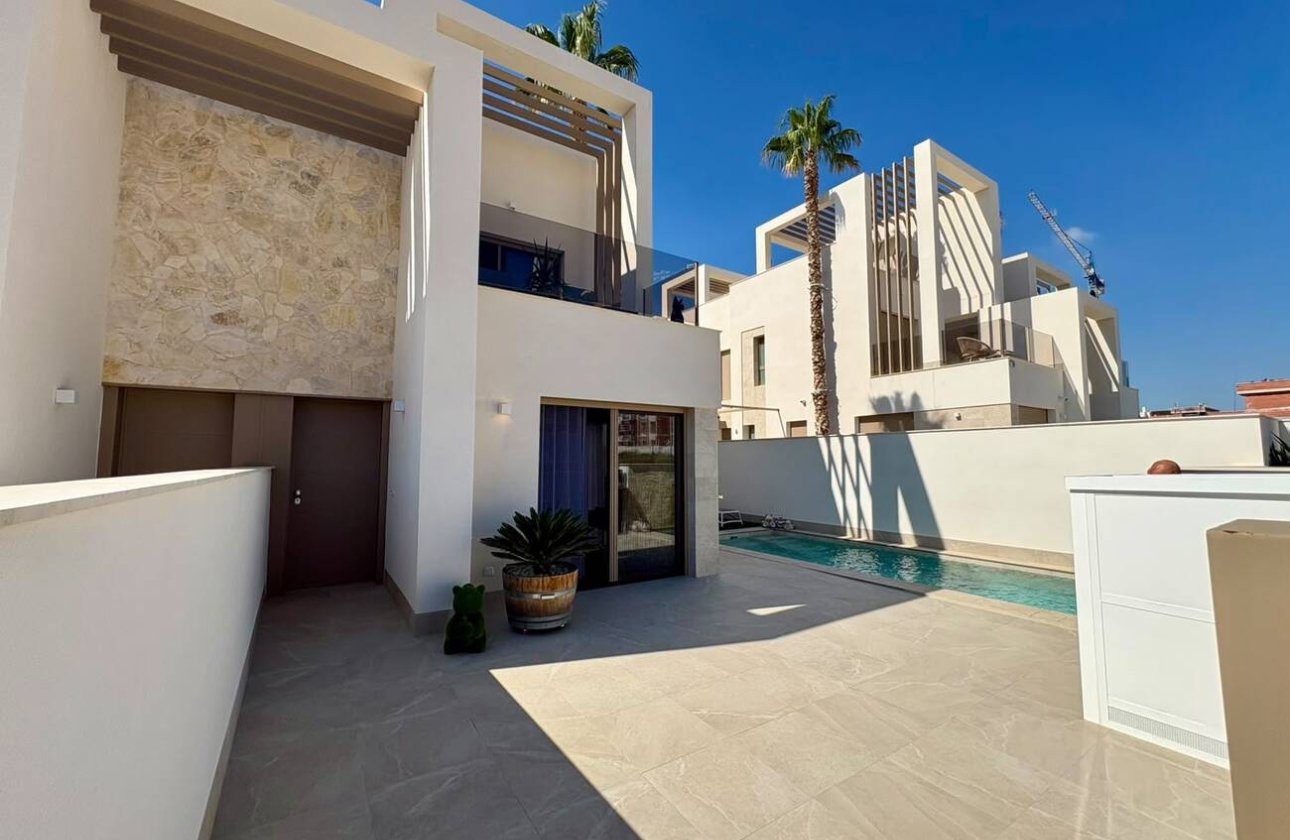 Herverkoop - Semi Detached -
Rojales - Ciudad Quesada