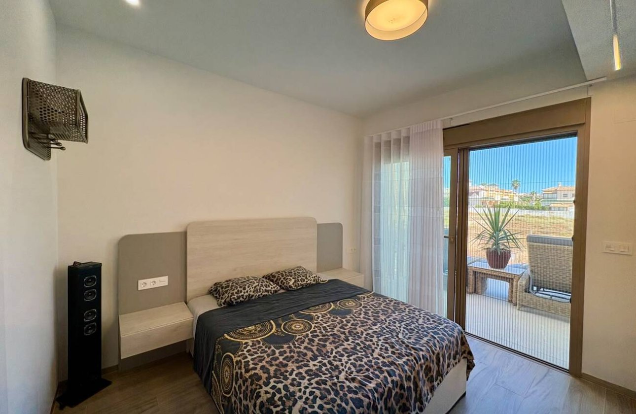 Herverkoop - Semi Detached -
Rojales - Ciudad Quesada