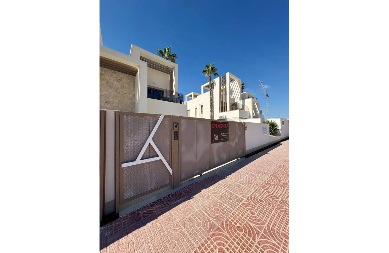Herverkoop - Semi Detached -
Rojales - Ciudad Quesada