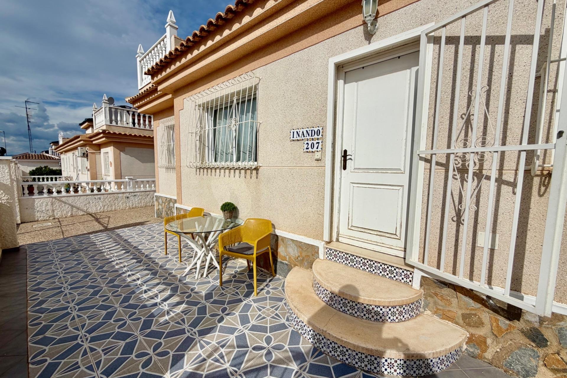 Herverkoop - Semi Detached -
Rojales - Pueblo