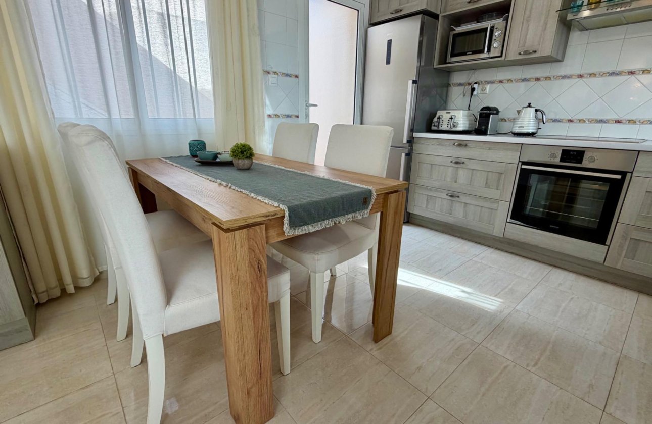 Herverkoop - Semi Detached -
Rojales - Pueblo