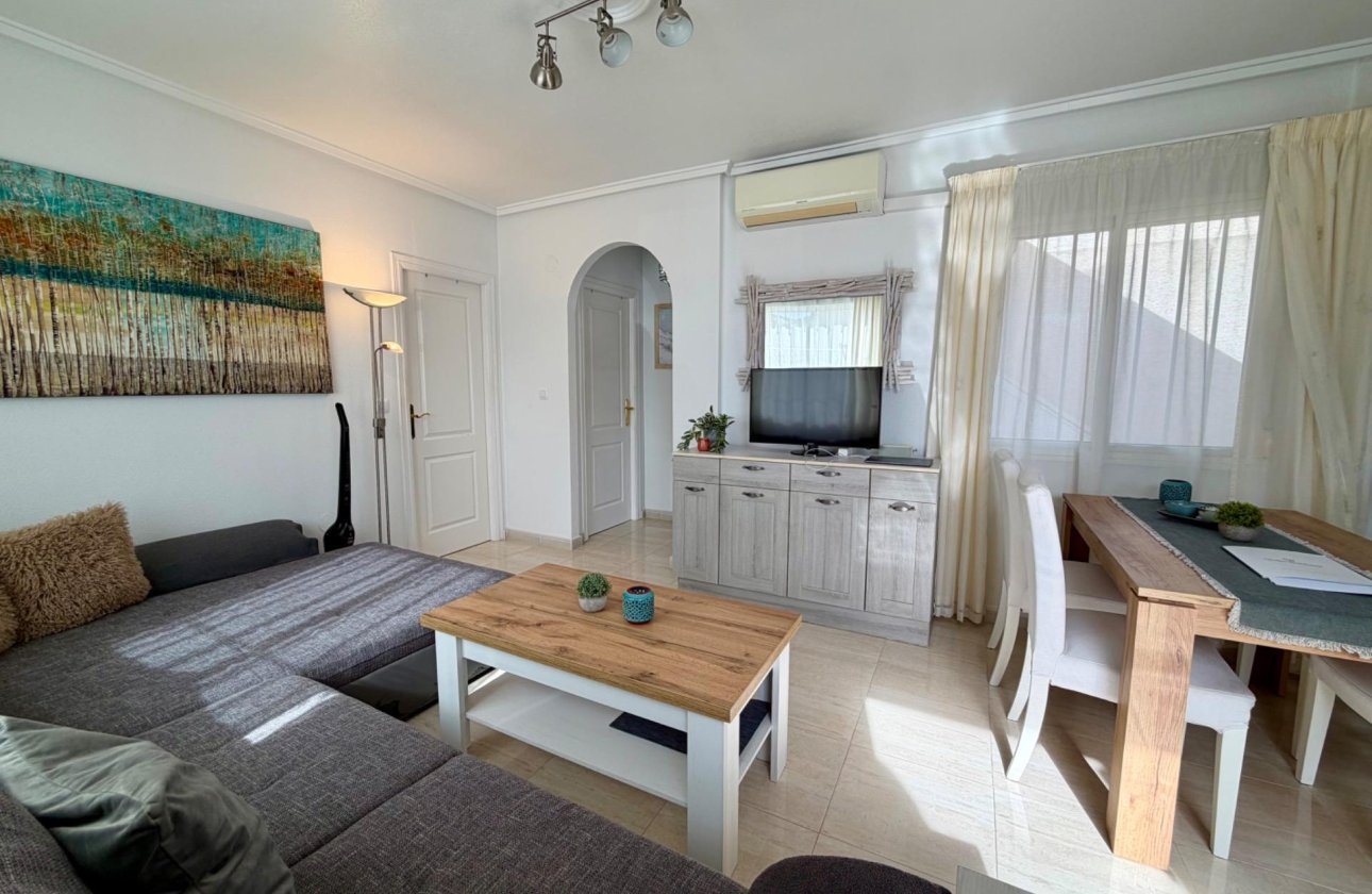 Herverkoop - Semi Detached -
Rojales - Pueblo