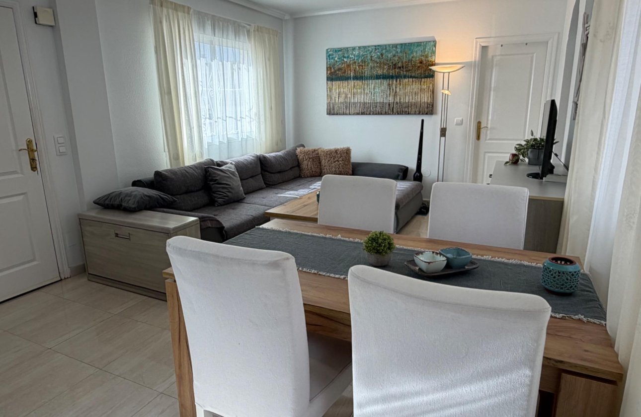 Herverkoop - Semi Detached -
Rojales - Pueblo