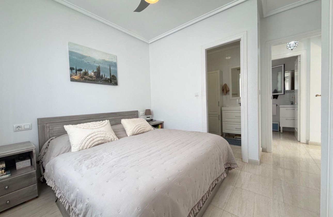 Herverkoop - Semi Detached -
Rojales - Pueblo