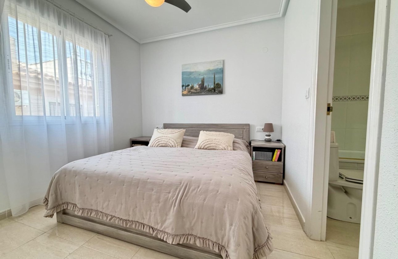 Herverkoop - Semi Detached -
Rojales - Pueblo