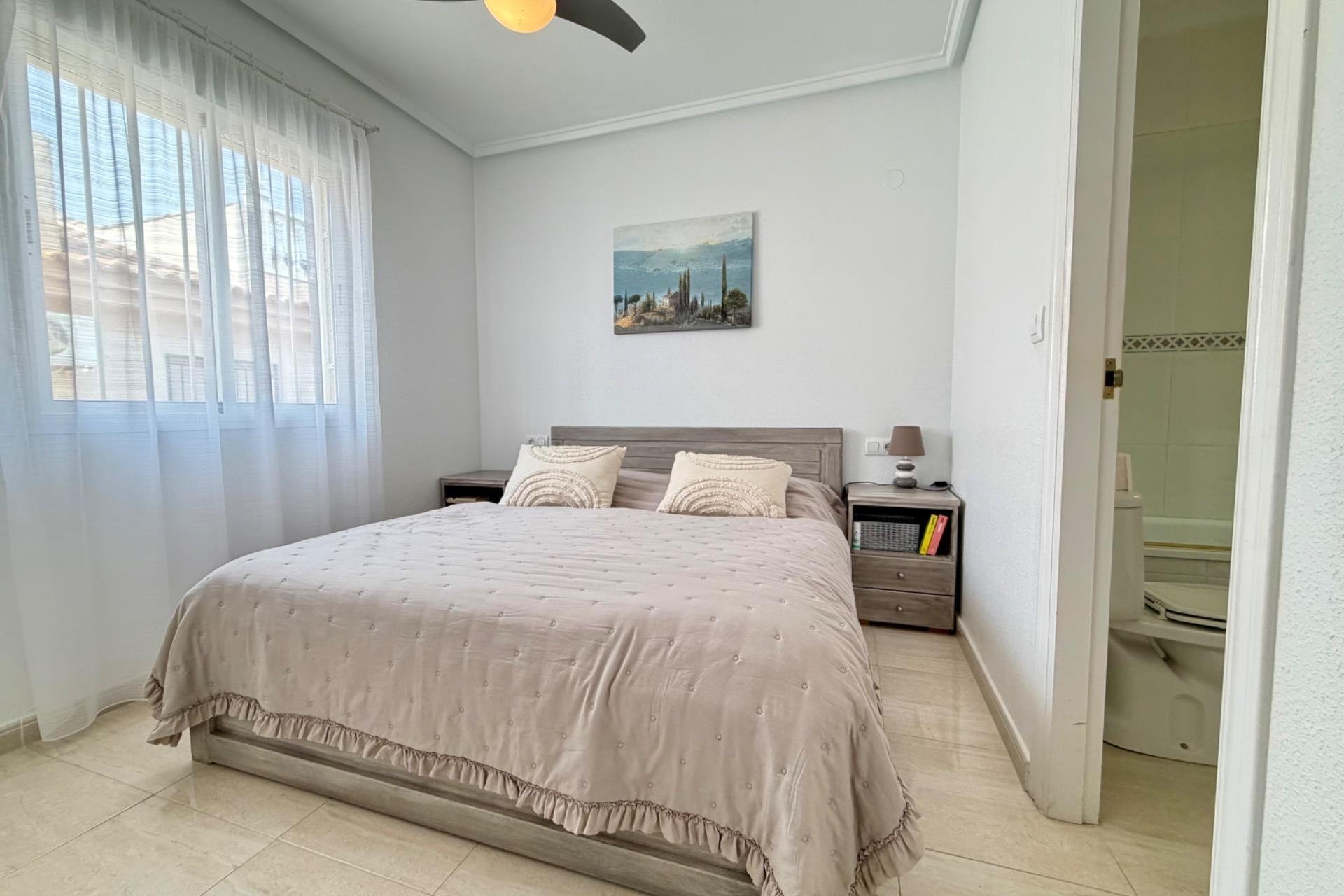 Herverkoop - Semi Detached -
Rojales - Pueblo