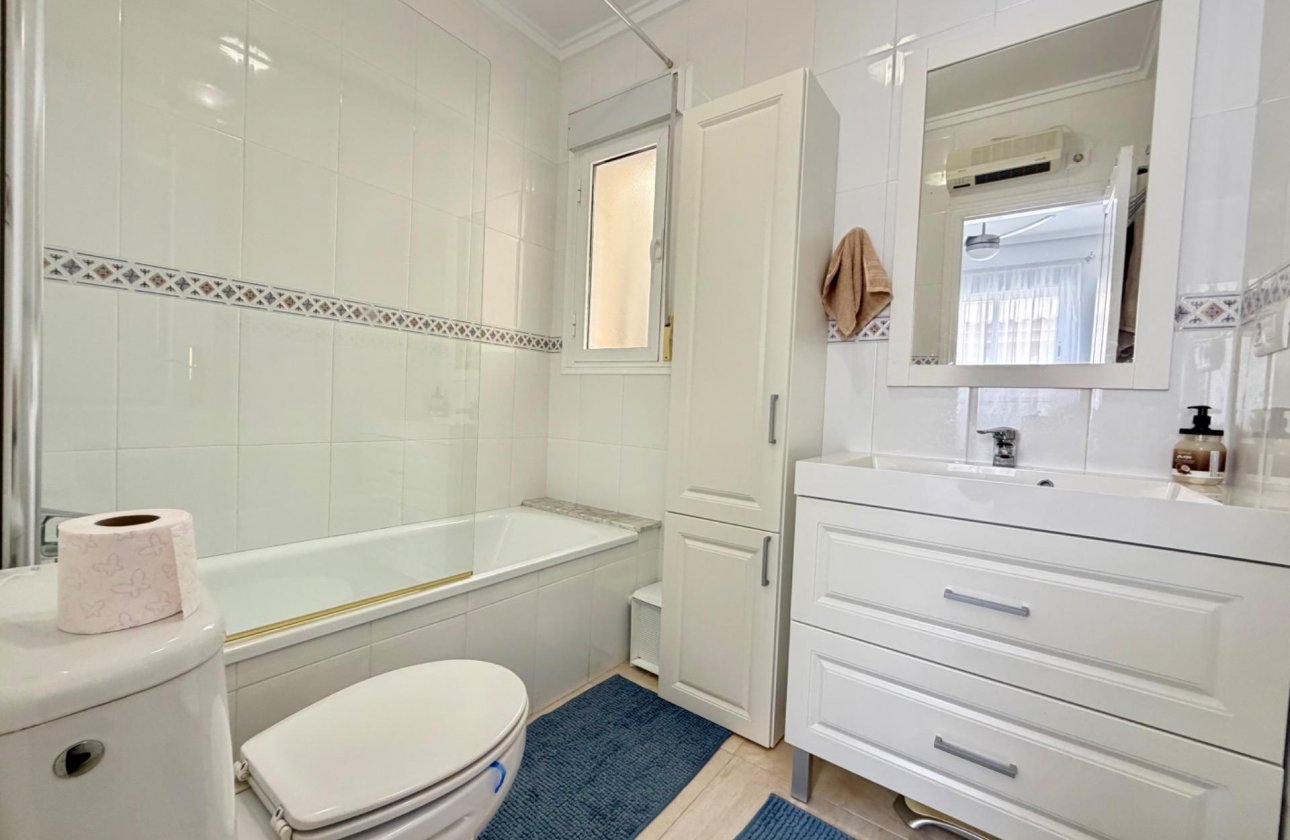 Herverkoop - Semi Detached -
Rojales - Pueblo