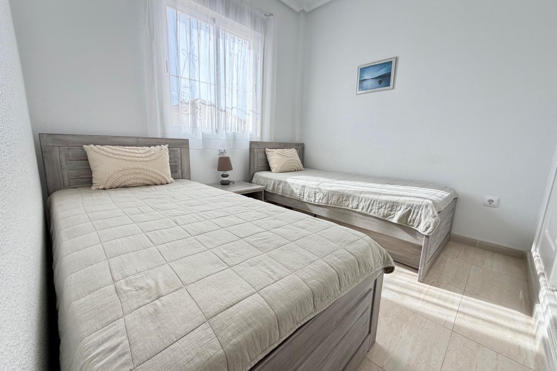 Herverkoop - Semi Detached -
Rojales - Pueblo