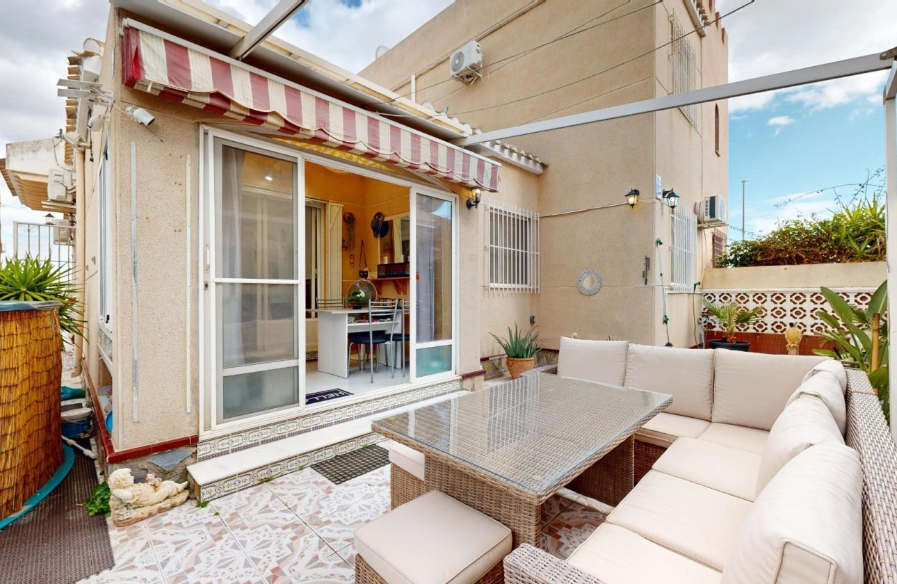 Herverkoop - Semi Detached -
San Miguel de Salinas - 03193