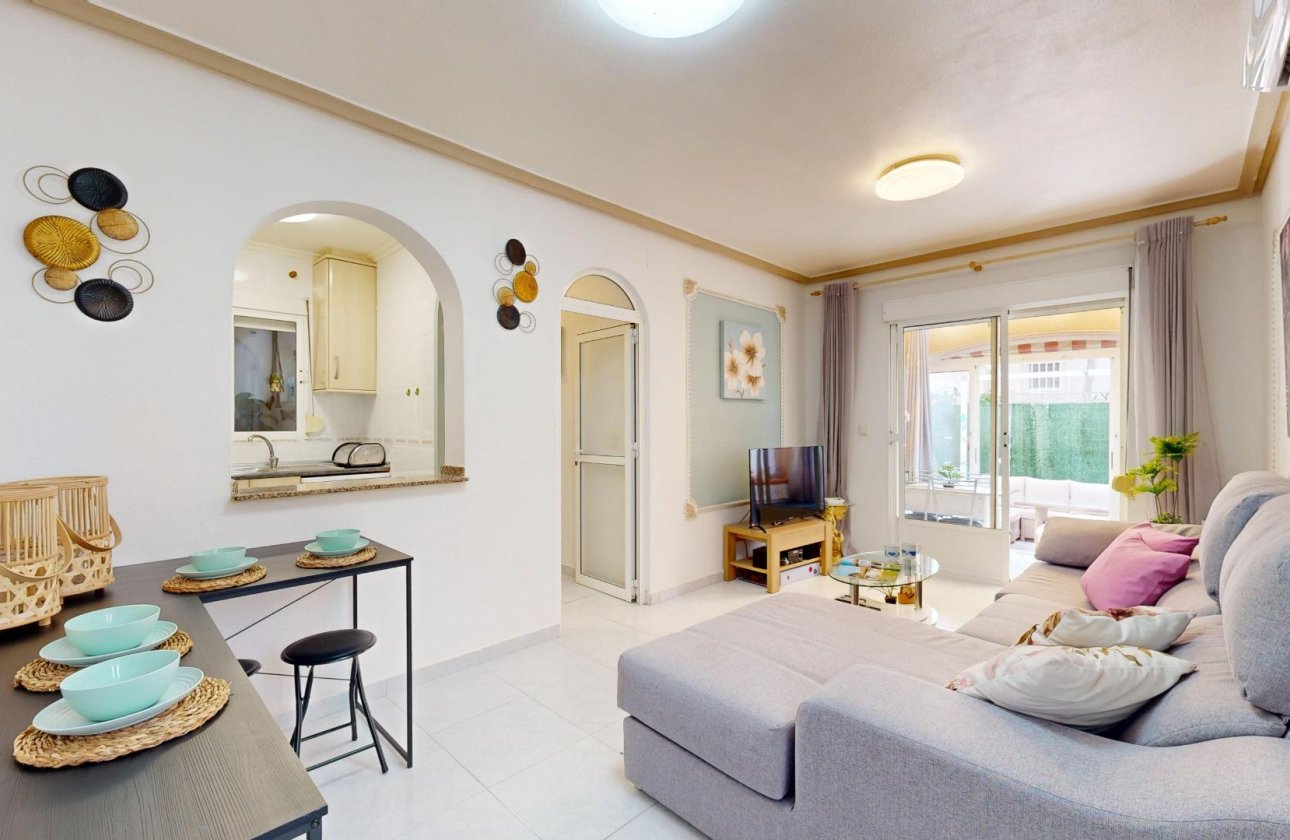 Herverkoop - Semi Detached -
San Miguel de Salinas - 03193