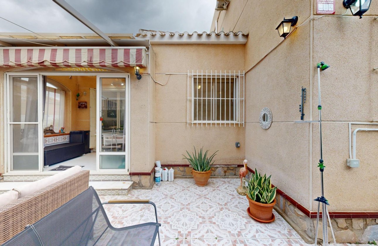 Herverkoop - Semi Detached -
San Miguel de Salinas - 03193
