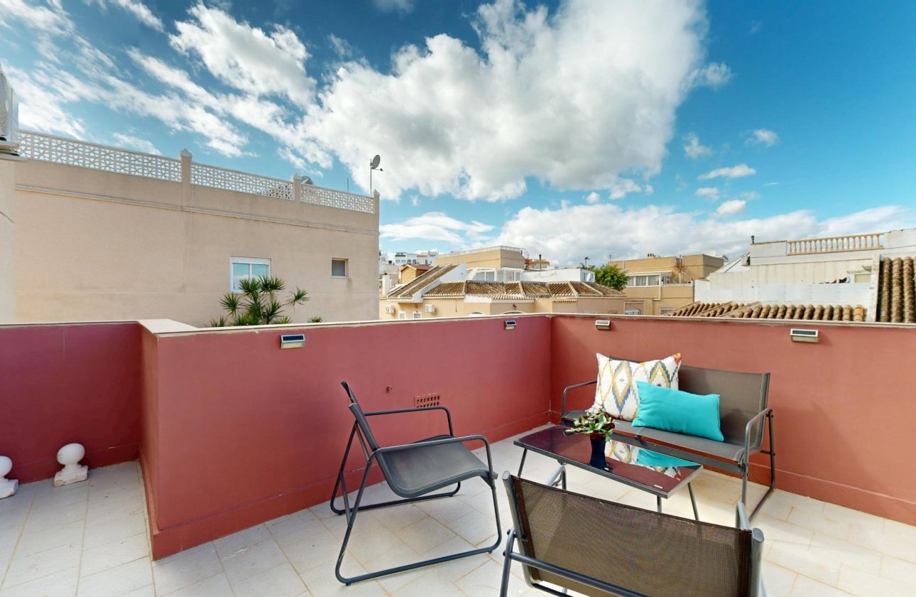 Herverkoop - Semi Detached -
San Miguel de Salinas - 03193