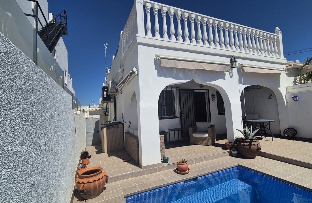 Herverkoop - Semi Detached -
San Miguel de Salinas - Inland
