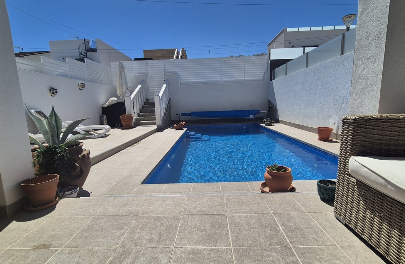 Herverkoop - Semi Detached -
San Miguel de Salinas - Inland